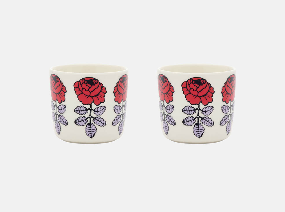 LifTe北欧の暮らし フィンランドのマリメッコ(marimekko)が6月2日から先行発売を開始するマイヤ・イソラがデザインしたレッド×ライラックの「Vihkiruusu(ヴィヒキルース/ウエディング・ローズ)」2dl コーヒーカップセット