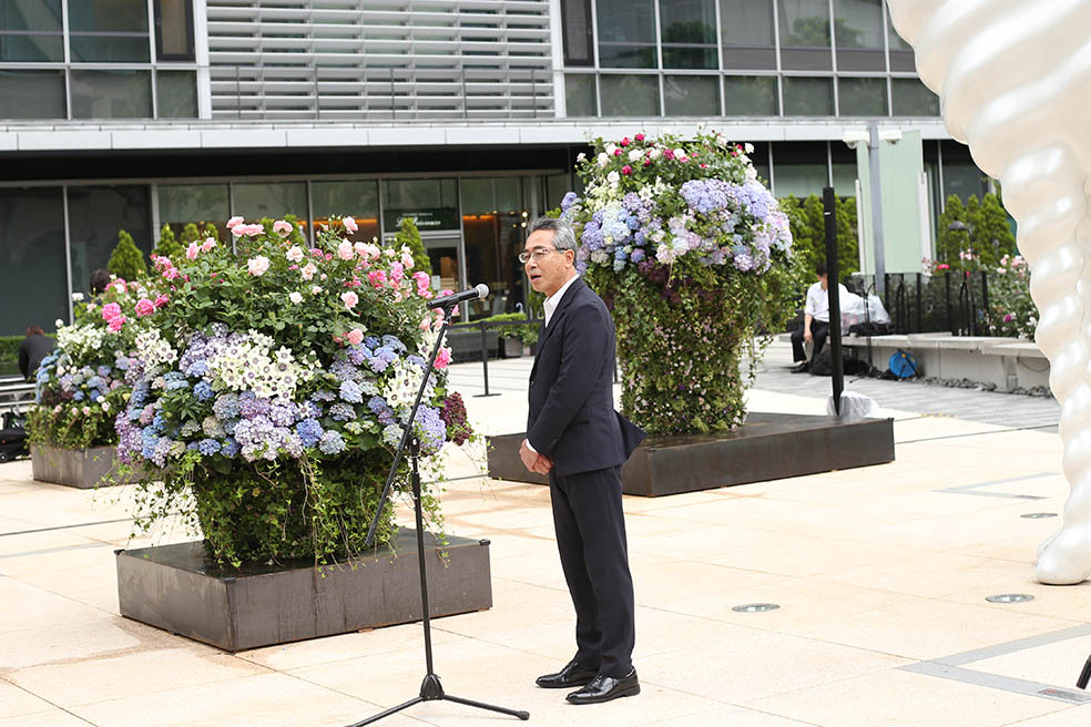 Lifte北欧の暮らし 5月15日(金)〜2026年6月14日(日)の期間 東京ガーデンテラス紀尾井町で開催される「KIOI ROSE WEEK 2026」のセレモニーで登壇した西武不動産プロパティマネジメントの松田氏