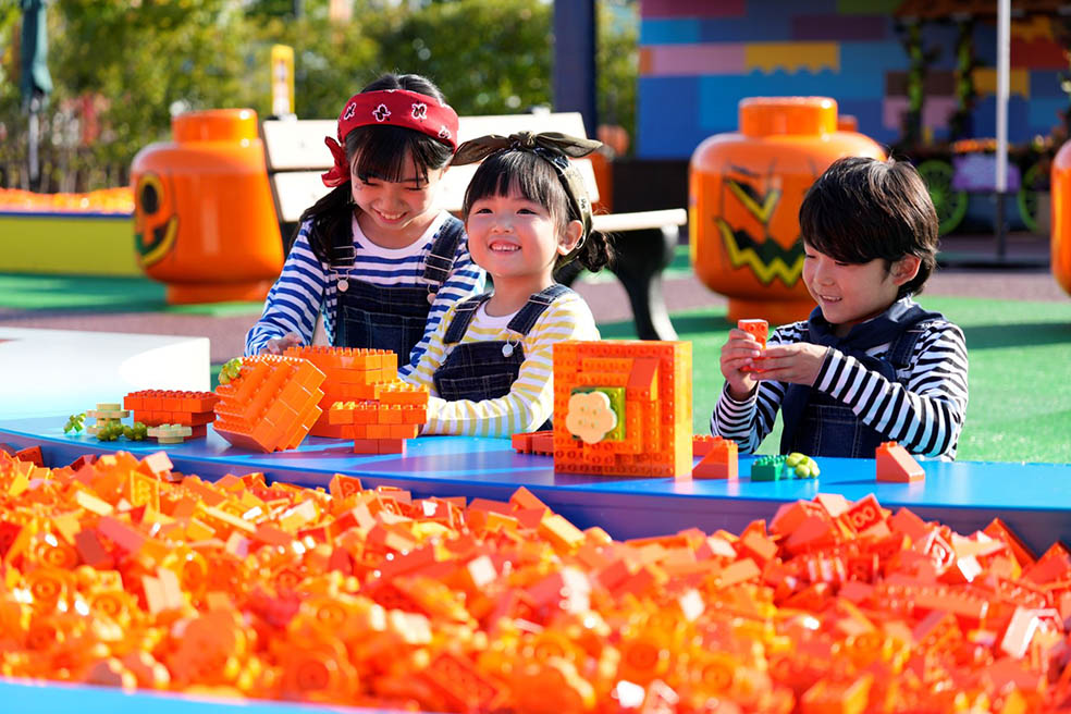 LifTe北欧の暮らし デンマーク発祥のレゴグループが展開する愛知県のレゴランドで10月2日(金)から11月3日(火・祝)まで開催される「レゴランド®でハロウィンパーティー」巨大ブロックプール