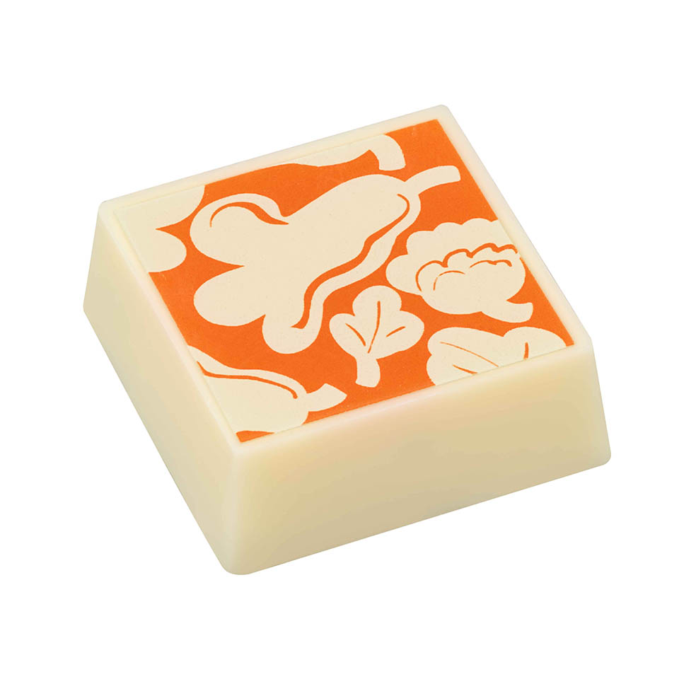 LifTe北欧の暮らし フィンランドのマリメッコ(marimekko)とチョコレートブランドGODIVA(ゴディバ)がコラボして発売するエルヤ・ヒルヴィが2024年に手がけた「Kukasta kukkaan(クカスタ クッカーン)を取り入れた バニラ/フラワーズ