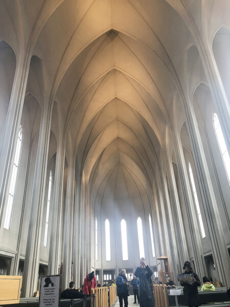 LifTe 北欧の暮らし アイスランド レイキャビク ハットルグリムス教会内部