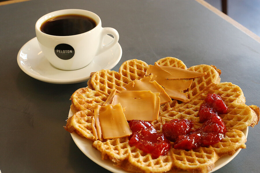 オスロ ペロトン 自転車カフェ ノルウェーワッフル LifTe 北欧の暮らし