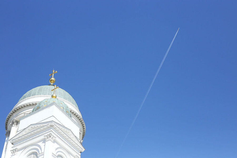 LifTe 北欧の暮らし フィンランド ヘルシンキ大聖堂 飛行機雲