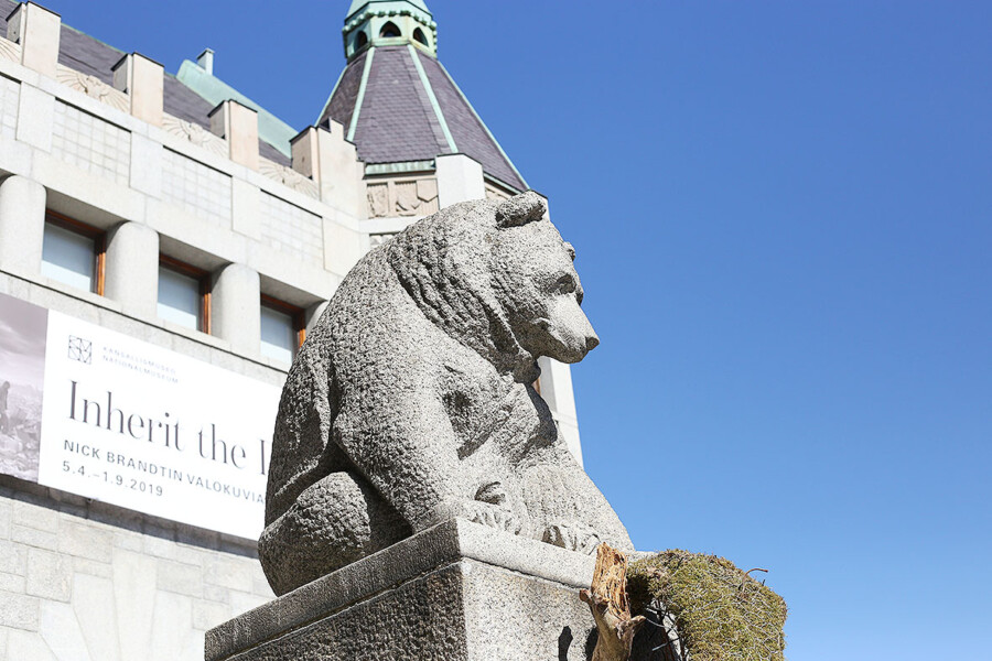 LifTe 北欧の暮らし フィンランド ヘルシンキ フィンランド国立博物館 熊 像